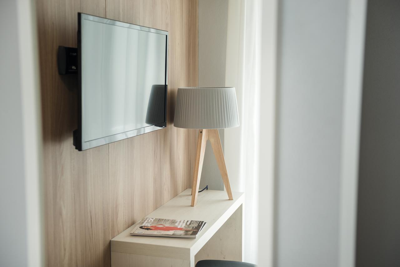 Hatelier Garda Home By Enjoy Garda Hotel Peschiera del Garda Exterior photo