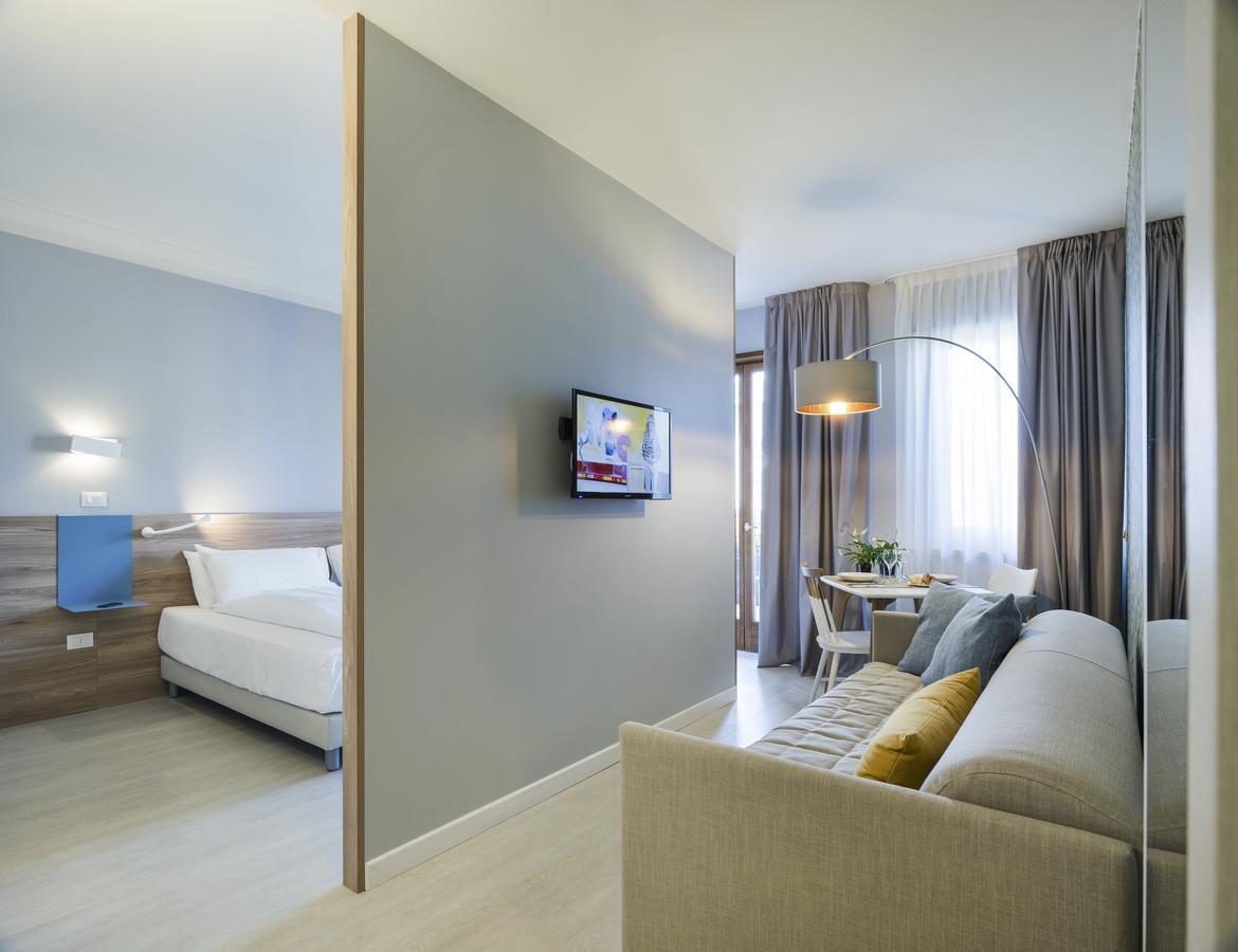 Hatelier Garda Home By Enjoy Garda Hotel Peschiera del Garda Exterior photo